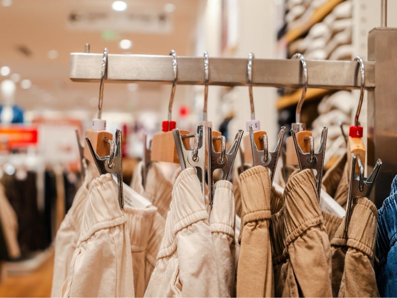 fast fashion vs sustainable clothing

